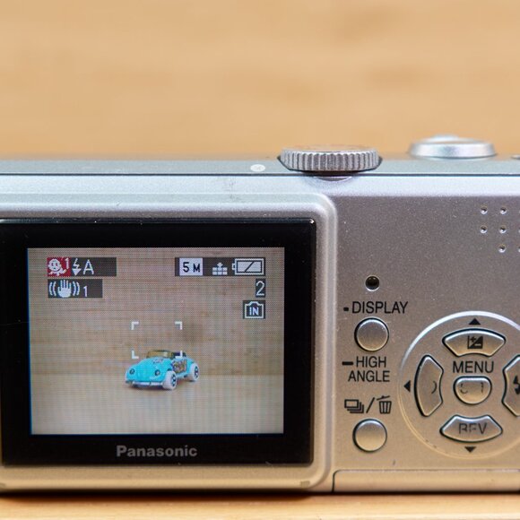 Panasonic Lumix DMC-LS2 5MP Digital Camera, with 3X Optical Zoom - Picture 5 of 8